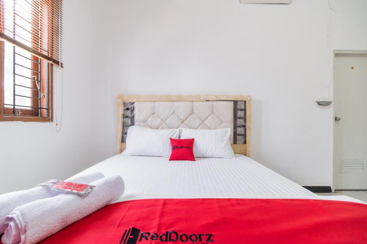 Reddoorz Near Terminal Bubulak Bogor Hotel Eksteriør billede