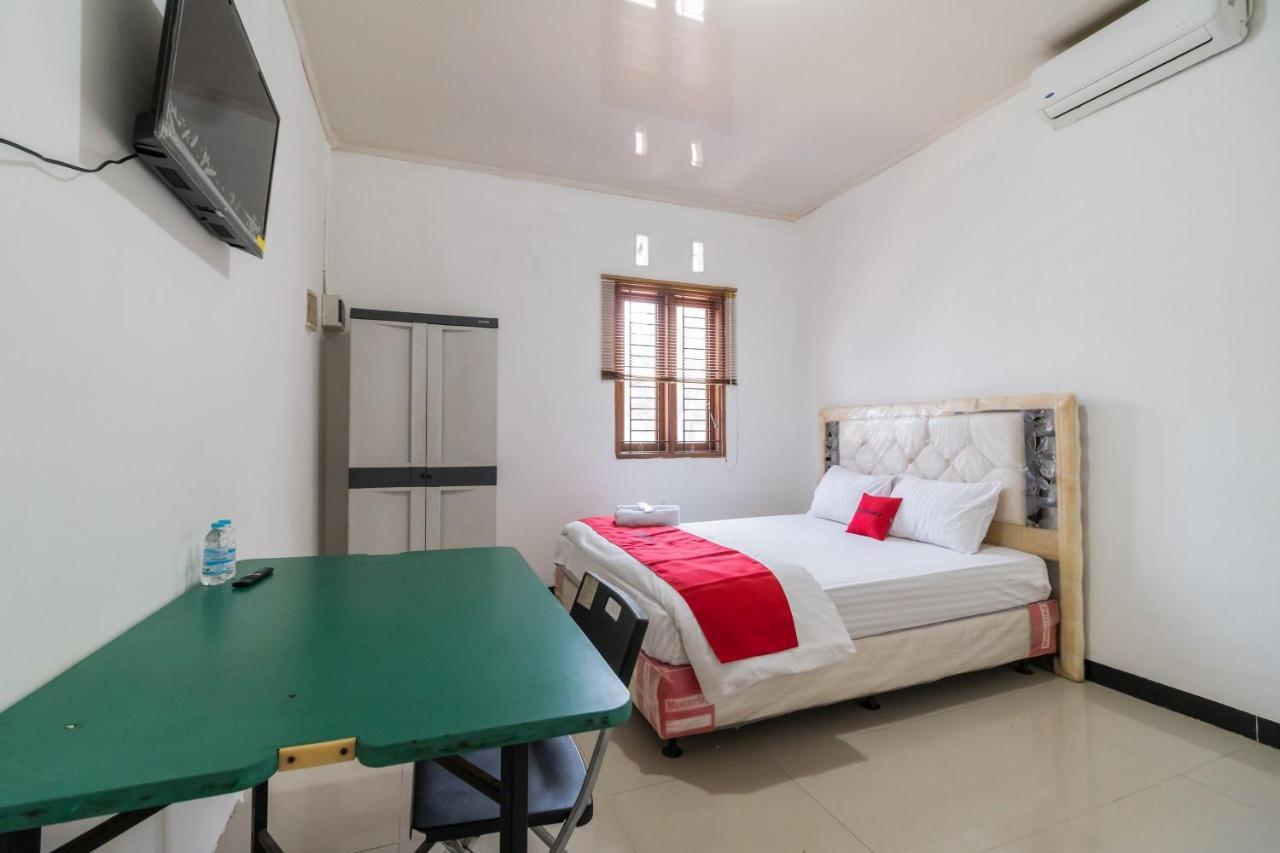 Reddoorz Near Terminal Bubulak Bogor Hotel Eksteriør billede