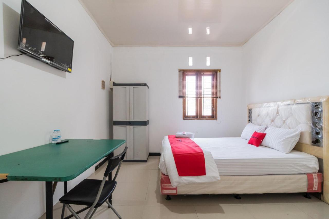 Reddoorz Near Terminal Bubulak Bogor Hotel Eksteriør billede