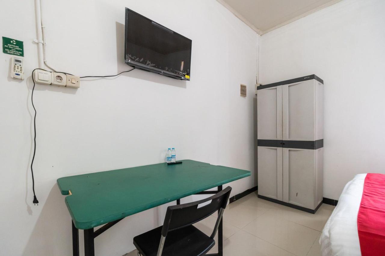 Reddoorz Near Terminal Bubulak Bogor Hotel Eksteriør billede