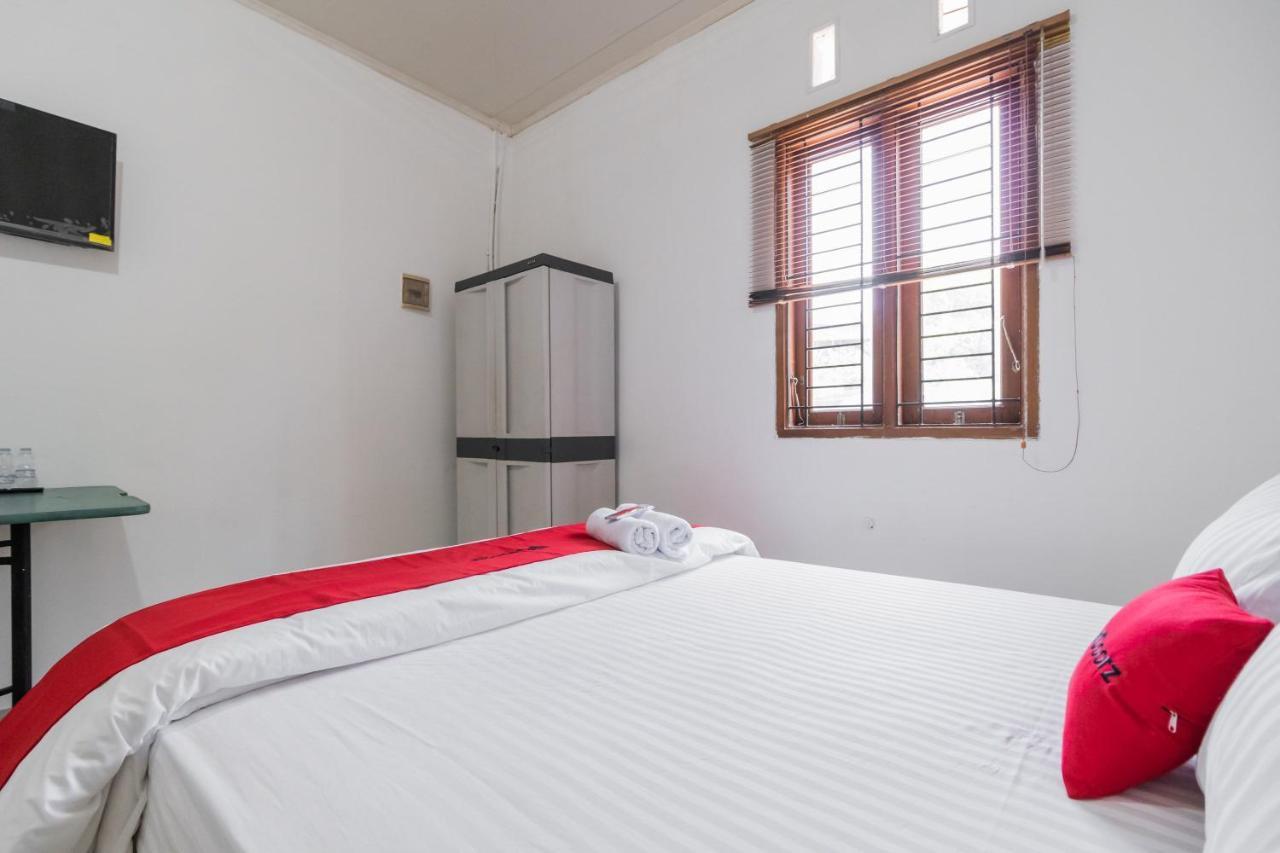 Reddoorz Near Terminal Bubulak Bogor Hotel Eksteriør billede