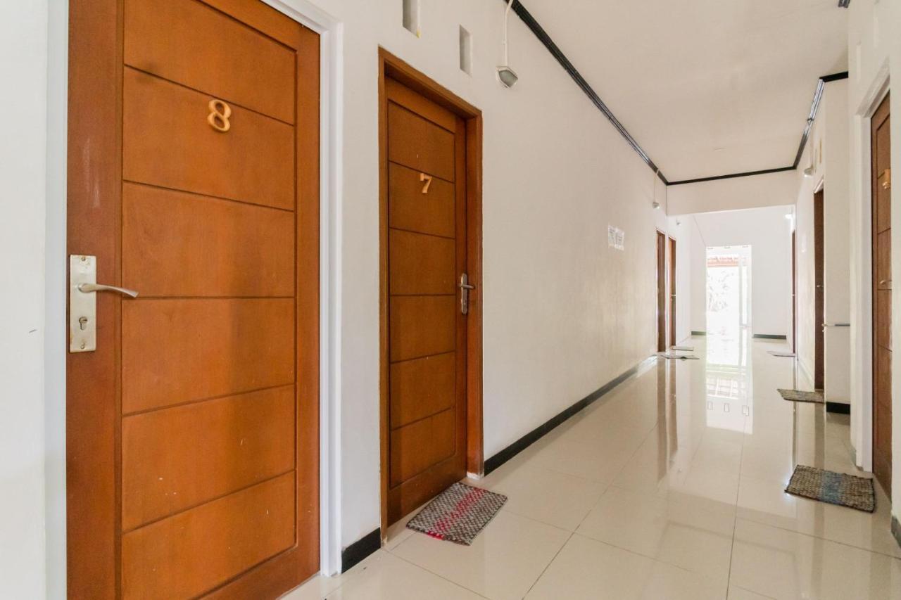Reddoorz Near Terminal Bubulak Bogor Hotel Eksteriør billede